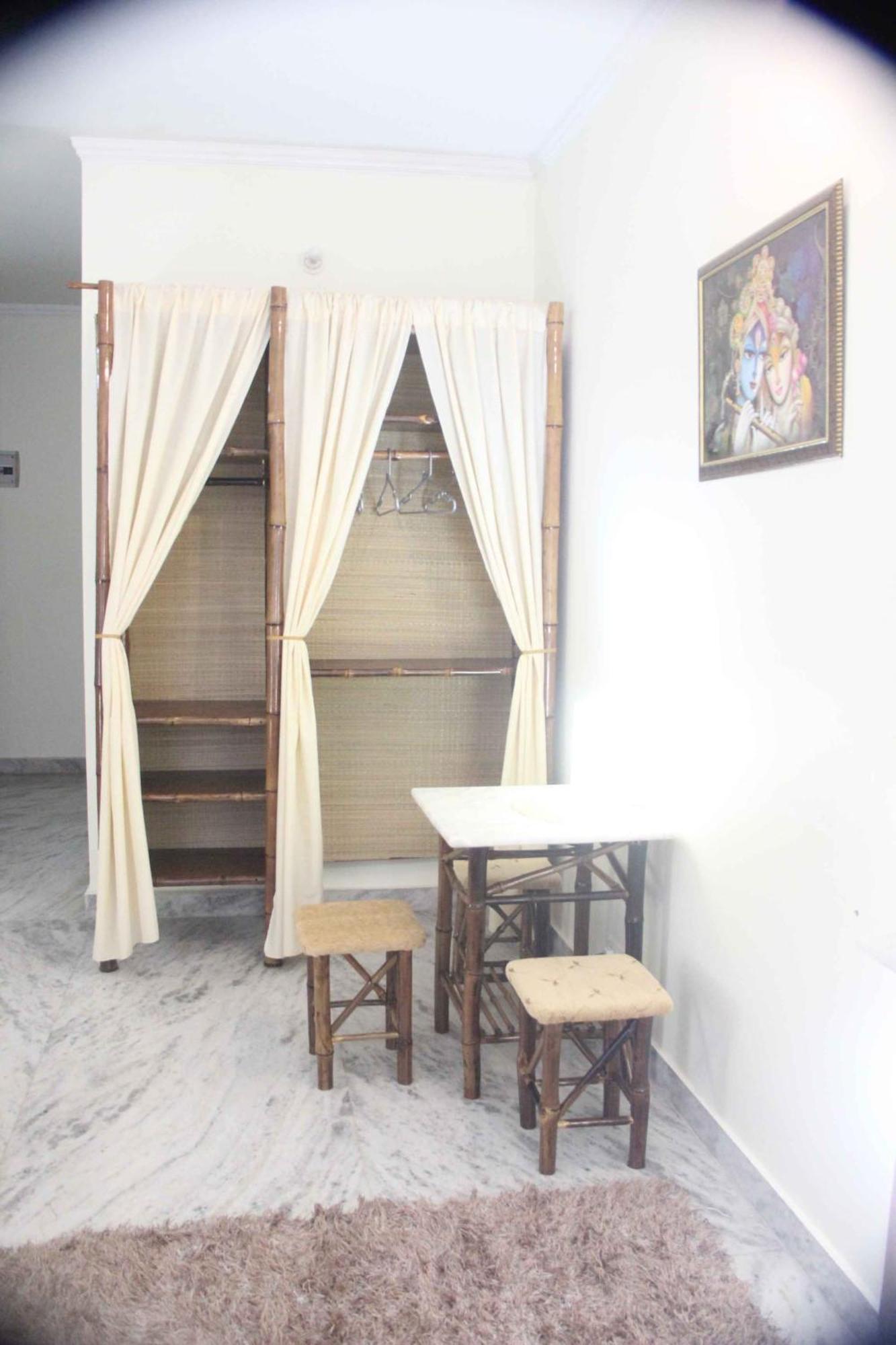 Lux Rus Home1bhk Wifi Bathkitchen Sales Near By Iskcon Temple Apartment Vrindavan